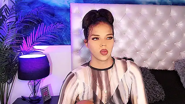 Valeria Swett  online show from November 14, 2025, 12:36 am