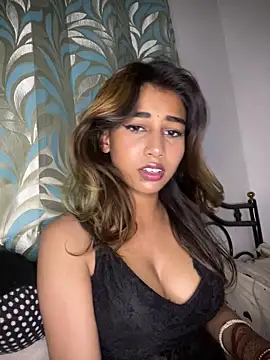 STRIP GLOW online show from February 21, 2026, 10:01 pm