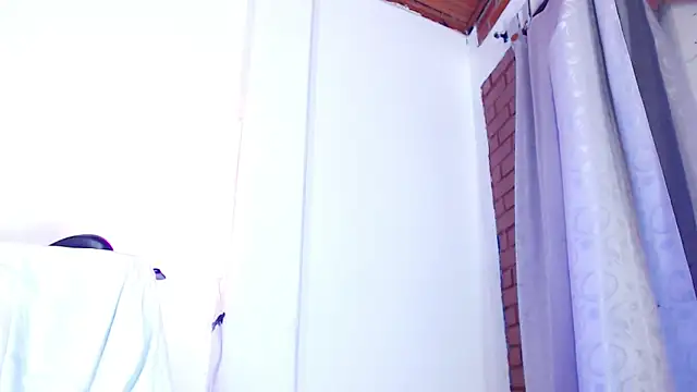 Snapshot of aura-monet chatting on October 26, 2025, 4:35 am aura-monet online show from October 26, 2025, 4:35 am