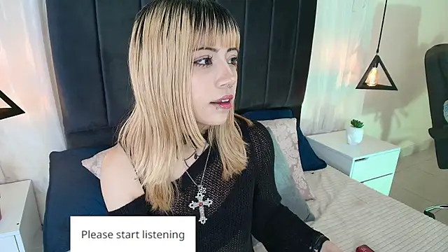 Snapshot of IvyBelle_ chatting on October 9, 2025, 11:44 am IvyBelle online show from October 9, 2025, 11:44 am