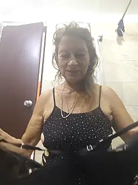 MaryLunne online show from September 8, 2025, 6:40 pm