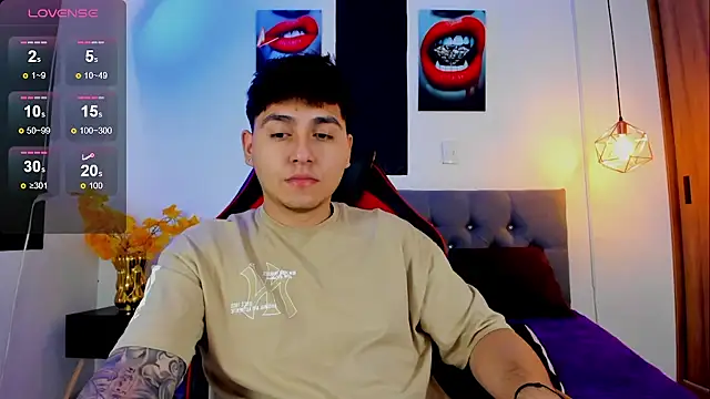 Snapshot of Nicolas_James_Sc chatting on October 29, 2025, 1:32 pm Nicolas James Sc online show from October 29, 2025, 1:32 pm