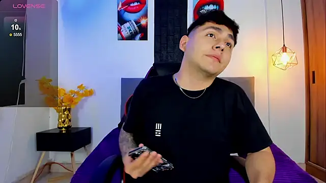 Snapshot of Nicolas_James_Sc chatting on October 22, 2025, 2:05 pm Nicolas James Sc online show from October 22, 2025, 2:05 pm