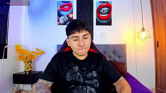 Snapshot of Nicolas_James_Sc chatting on November 5, 2025, 1:47 pm Nicolas James Sc online show from November 5, 2025, 1:47 pm