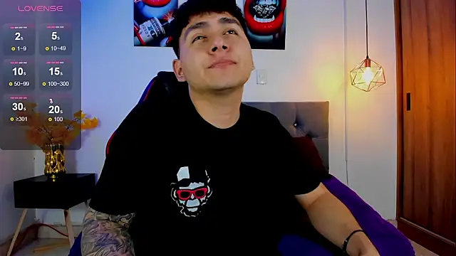 Snapshot of Nicolas_James_Sc chatting on October 27, 2025, 1:45 pm Nicolas James Sc online show from October 27, 2025, 1:45 pm