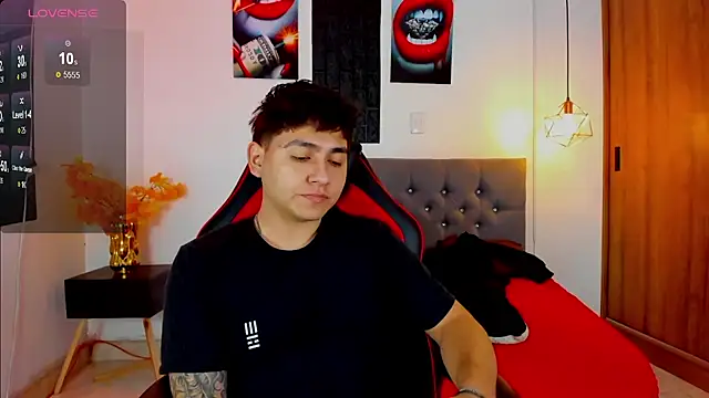 Snapshot of Nicolas_James_Sc chatting on December 16, 2025, 1:48 pm Nicolas James Sc online show from December 16, 2025, 1:48 pm