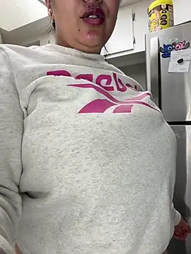 latina curvy22 online show from May 5, 2026, 9:07 pm