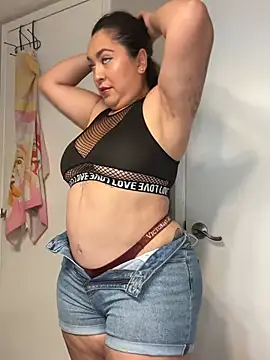 latina curvy22 online show from May 10, 2026, 7:38 pm