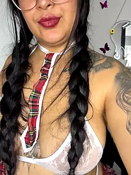 latina curvy22 online show from September 25, 2025, 5:52 pm