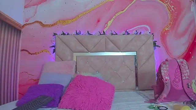 Taylor oriana  online show from November 5, 2025, 11:02 am