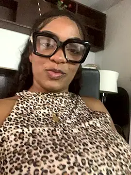 Snapshot of JanneCooper chatting on May 6, 2026, 7:40 pm JanneCooper online show from May 6, 2026, 7:40 pm