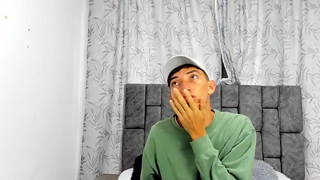 Snapshot of Maikol_Ortiz chatting on December 21, 2025, 12:18 pm Maikol Ortiz online show from December 21, 2025, 12:18 pm