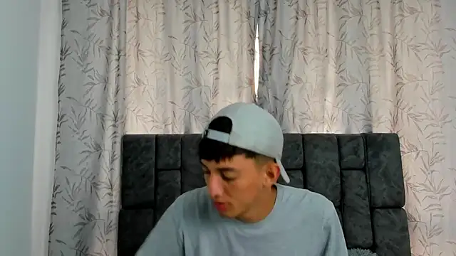 Snapshot of Maikol_Ortiz chatting on December 18, 2025, 12:20 pm Maikol Ortiz online show from December 18, 2025, 12:20 pm