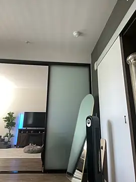 Snapshot of violet_lin chatting on April 10, 2026, 10:17 pm violet lin online show from April 10, 2026, 10:17 pm