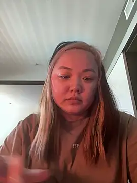 Snapshot of violet_lin chatting on April 14, 2026, 6:24 pm violet lin online show from April 14, 2026, 6:24 pm