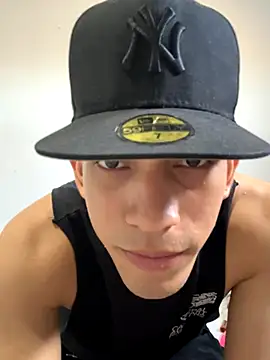 Andres-Andrea1922 online show from September 13, 2025, 9:59 pm