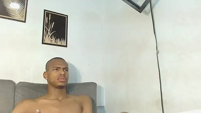 criss zuri online show from October 10, 2025, 11:55 am