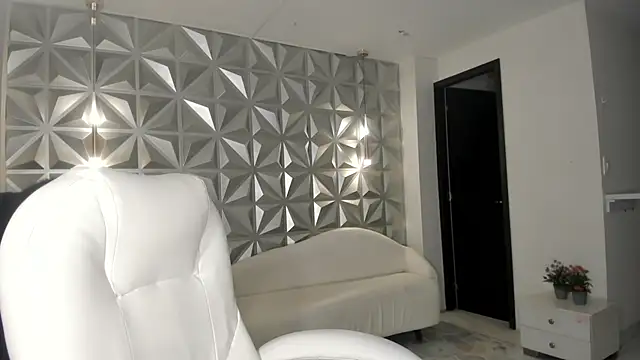 Snapshot of zoerouse_ chatting on December 3, 2025, 8:30 pm zoerouse online show from December 3, 2025, 8:30 pm