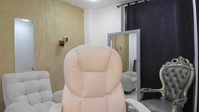 Snapshot of zoerouse_ chatting on November 15, 2025, 8:13 pm zoerouse online show from November 15, 2025, 8:13 pm