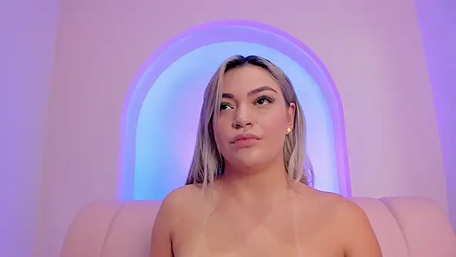 milaowens online show from March 11, 2026, 10:20 am