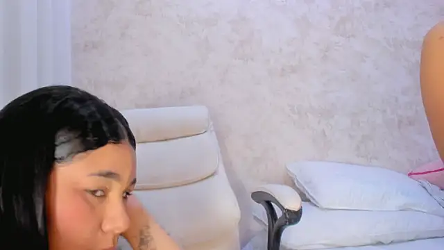 Mia and lexy online show from March 23, 2026, 2:44 am