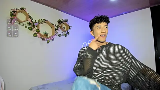 mhatias  online show from December 23, 2025, 3:50 am