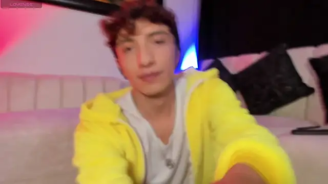 mhatias  online show from April 21, 2026, 4:52 am