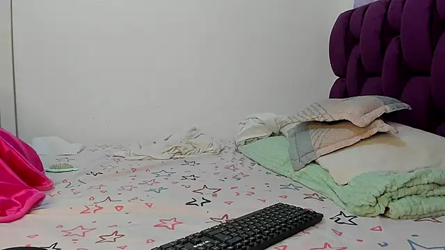 Snapshot of berenicelV chatting on December 5, 2025, 7:34 pm berenicelV online show from December 5, 2025, 7:34 pm