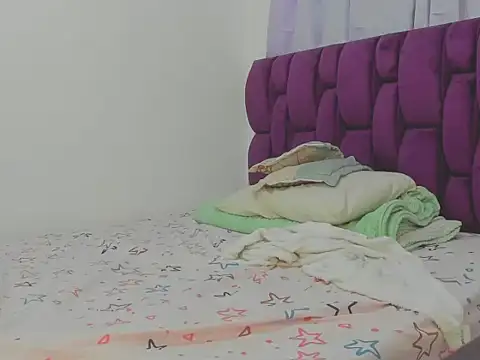 Snapshot of berenicelV chatting on November 26, 2025, 3:56 pm berenicelV online show from November 26, 2025, 3:56 pm