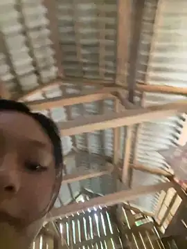 mai-xinh online show from October 14, 2025, 1:39 am