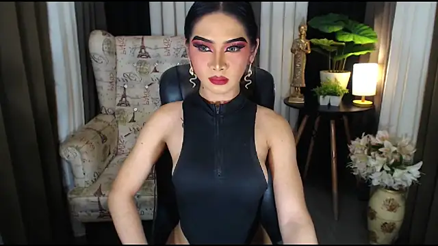 MariaLucyJasminx online show from November 10, 2025, 8:36 pm