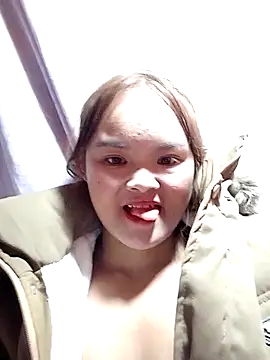 Snapshot of xinhxinhcute chatting on December 4, 2025, 12:04 pm xinhxinhcute online show from December 4, 2025, 12:04 pm