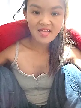 Snapshot of xinhxinhcute chatting on October 17, 2025, 11:28 pm xinhxinhcute online show from October 17, 2025, 11:28 pm