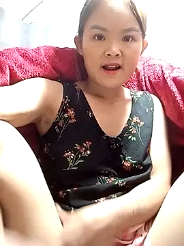 Snapshot of xinhxinhcute chatting on November 12, 2025, 3:32 am xinhxinhcute online show from November 12, 2025, 3:32 am