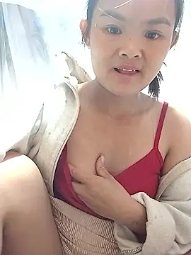 Snapshot of xinhxinhcute chatting on October 25, 2025, 12:43 am xinhxinhcute online show from October 25, 2025, 12:43 am