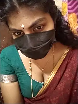 Snapshot of Nithiila chatting on December 18, 2025, 4:39 am Nithiila online show from December 18, 2025, 4:39 am