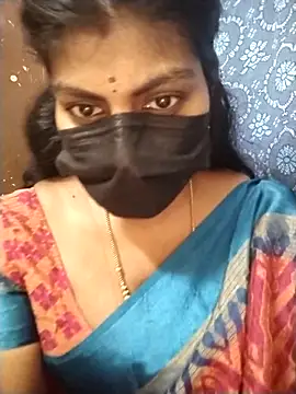 Snapshot of Nithiila chatting on November 1, 2025, 5:03 am Nithiila online show from November 1, 2025, 5:03 am