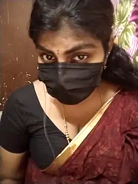 Snapshot of Nithiila chatting on November 15, 2025, 7:56 am Nithiila online show from November 15, 2025, 7:56 am