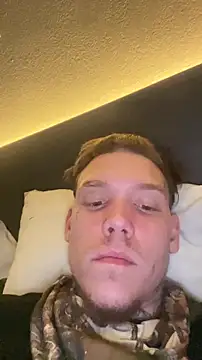 Snapshot of Duanennnn chatting on November 5, 2025, 10:57 pm Duanennnn online show from November 5, 2025, 10:57 pm