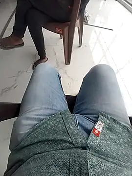 Snapshot of bisexdon chatting on October 21, 2025, 6:46 am bisexdon online show from October 21, 2025, 6:46 am