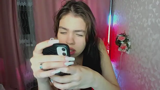 Kitty Mila online show from November 12, 2025, 11:36 am