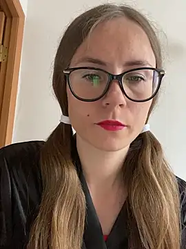 Snapshot of SophieDesire chatting on September 17, 2025, 6:59 am SophieDesire online show from September 17, 2025, 6:59 am