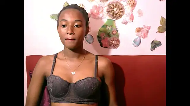 Snapshot of Indiansexydimples chatting on October 8, 2025, 6:48 am Indiansexydimples online show from October 8, 2025, 6:48 am