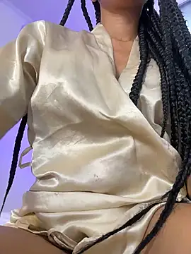 GiorgiaLuxee online show from December 5, 2025, 11:20 am