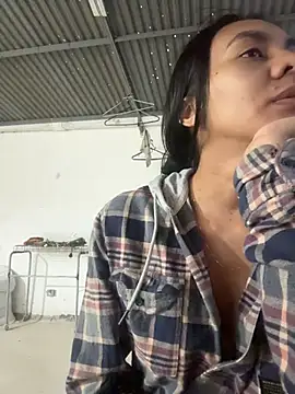 GiorgiaLuxee online show from November 9, 2025, 10:41 am