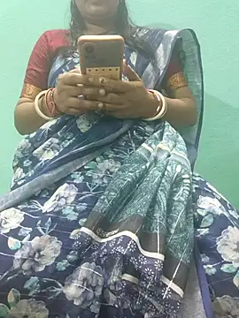 Snapshot of desi_boudi87 chatting on October 6, 2025, 12:39 pm desi boudi87 online show from October 6, 2025, 12:39 pm