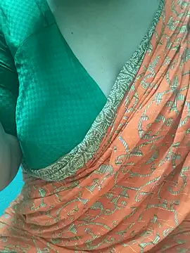 Snapshot of desi_boudi87 chatting on September 17, 2025, 10:06 am desi boudi87 online show from September 17, 2025, 10:06 am