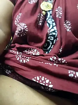 Snapshot of desi_boudi87 chatting on September 15, 2025, 5:24 pm desi boudi87 online show from September 15, 2025, 5:24 pm