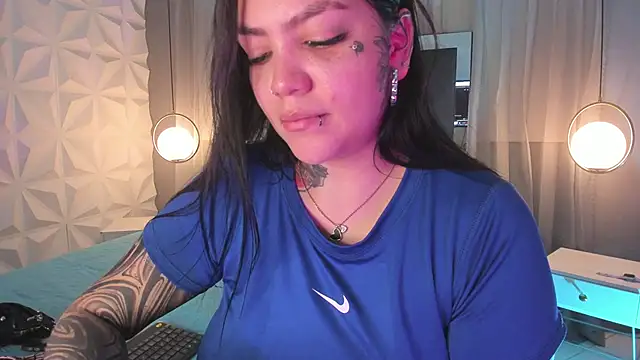 Snapshot of MAGIC_TESSA chatting on November 21, 2025, 8:08 pm MAGIC TESSA online show from November 21, 2025, 8:08 pm