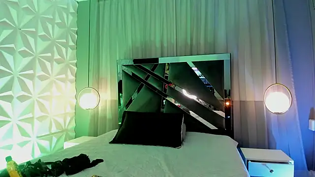 Snapshot of MAGIC_TESSA chatting on December 4, 2025, 7:57 pm MAGIC TESSA online show from December 4, 2025, 7:57 pm